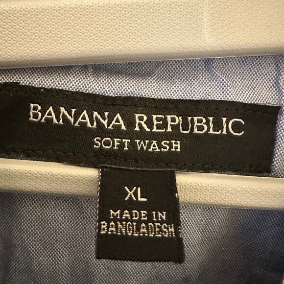 Banana Republic Men's button up Shirt, Long Sleeve. Navy & sky blue checks. XL - Picture 3 of 6